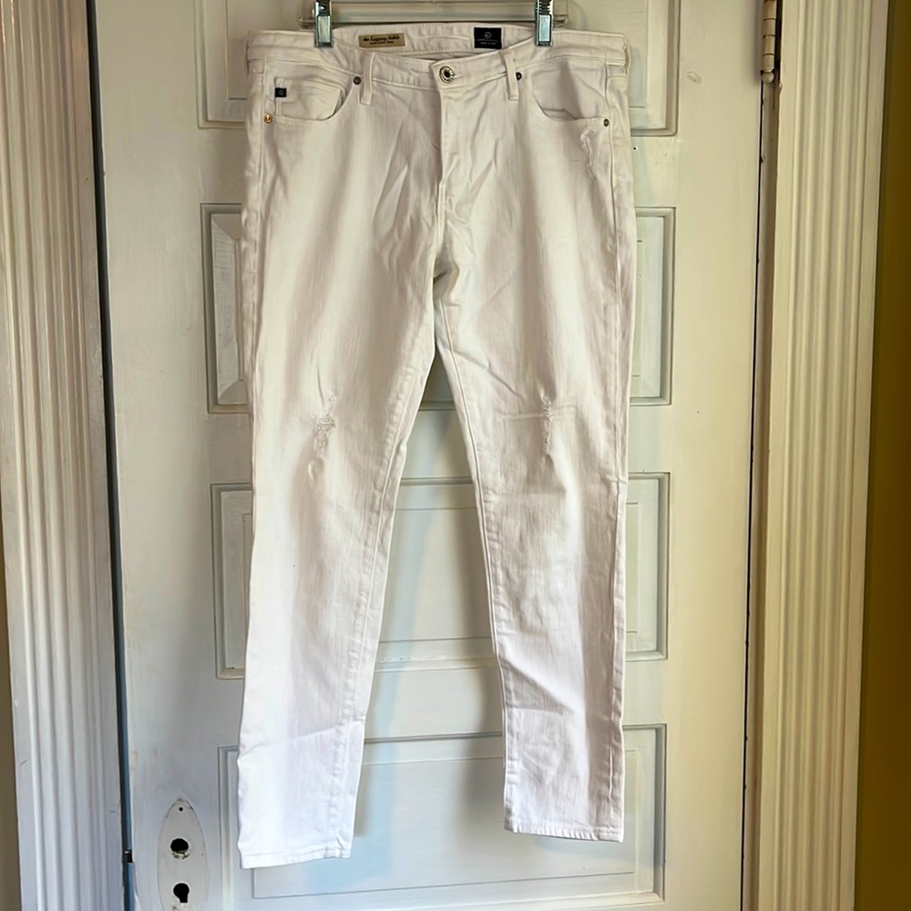 Like New AG Jeans Legging Super Skinny Jean in size 32